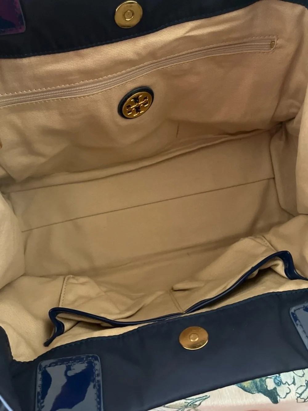 Preowned Tory Burch Navy Nylon Tote with Patent Trim